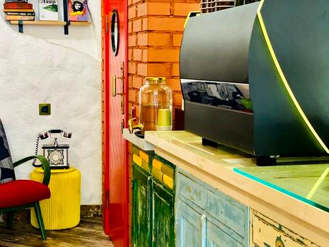 комерційна за адресою Степана Бандери вул., 15