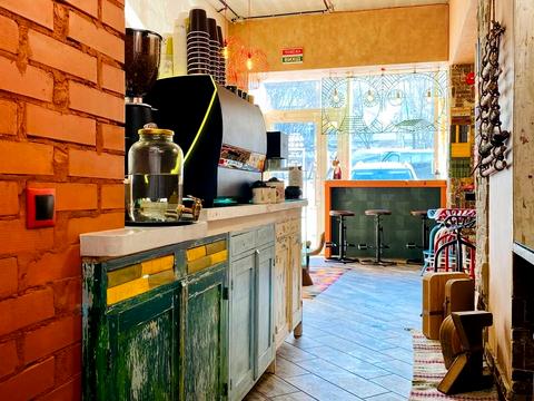 комерційна за адресою Степана Бандери вул., 15