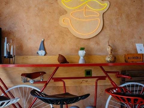 комерційна за адресою Степана Бандери вул., 15