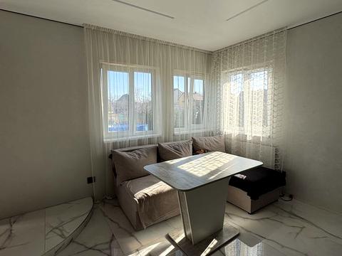 будинок за адресою с. Підрясне, Щаслива