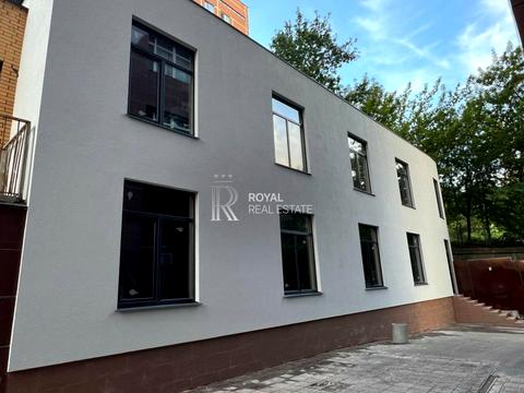 коммерческая по адресу Кловский спуск, 7