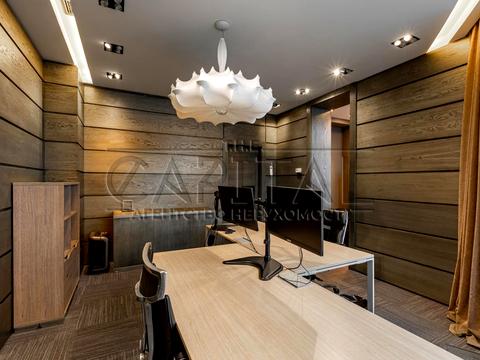 комерційна за адресою Кловський узвіз, 7a