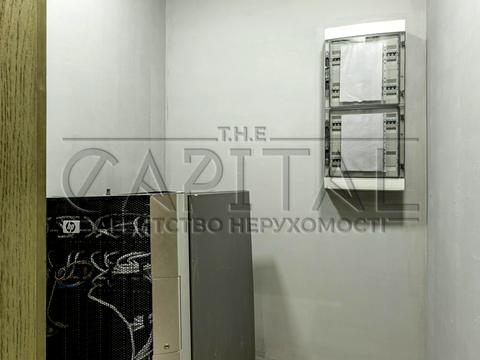 комерційна за адресою Кловський узвіз, 7a