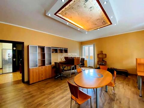 комерційна за адресою Турівська вул., 29