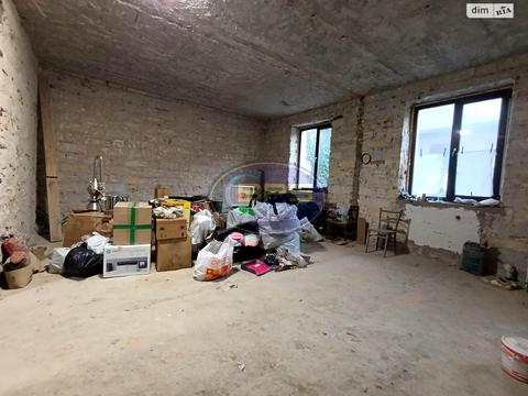 комерційна за адресою Михайлівська вул., 2