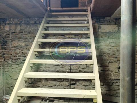 комерційна за адресою Михайлівська вул., 2