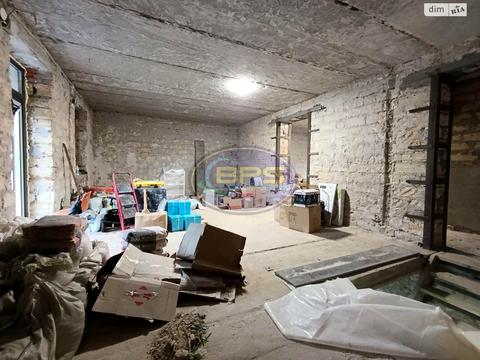 комерційна за адресою Михайлівська вул., 2