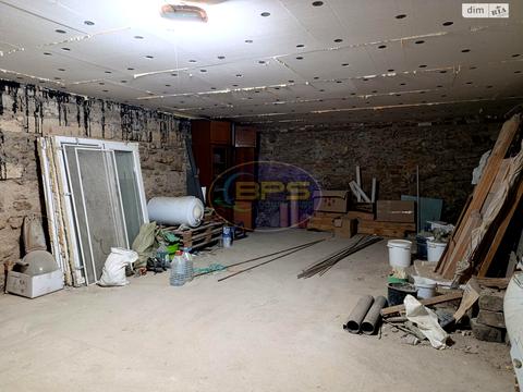 комерційна за адресою Михайлівська вул., 2