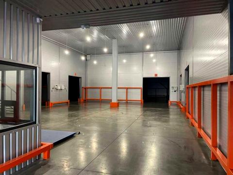 комерційна за адресою Богдана Хмельницького просп. (Героїв Сталінграда), 1