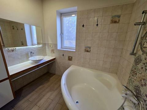 дом по адресу с. Новоалександровка, Мостова