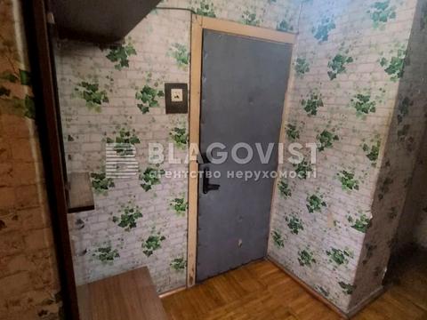 комерційна за адресою Чоколівський бульв., 4