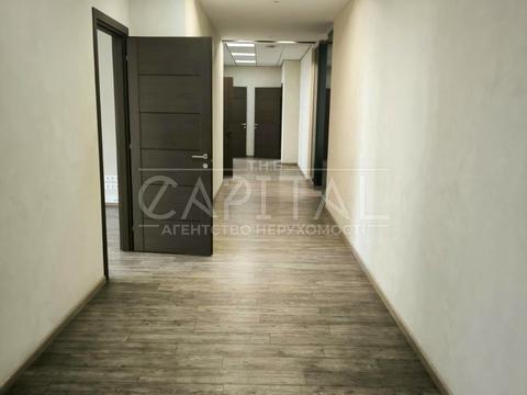 комерційна за адресою Ділова вул. (Димитрова), 5в