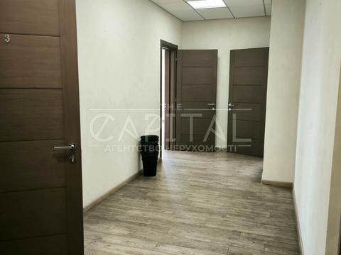 комерційна за адресою Ділова вул. (Димитрова), 5в