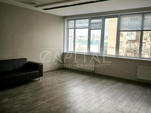 комерційна за адресою Ділова вул. (Димитрова), 5в