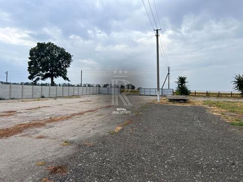 комерційна за адресою Підгірний, 20