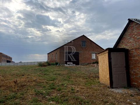 комерційна за адресою Підгірний, 20