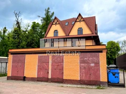 комерційна за адресою Берестейське шосе (Брест-Литовське), 8А