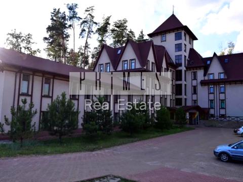 комерційна за адресою Берестейське шосе (Брест-Литовське), 8А