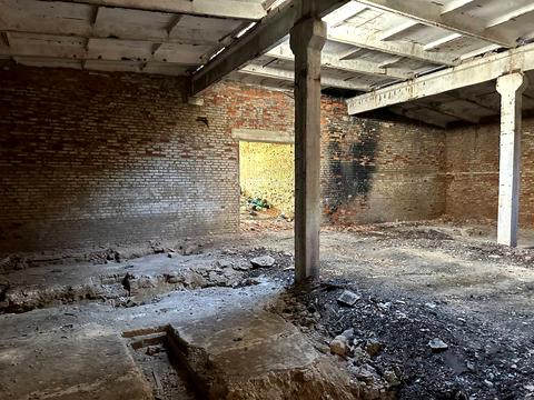 комерційна за адресою ватутіна, 11