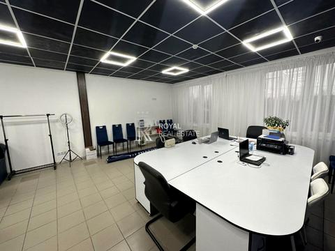 комерційна за адресою Садова вул., 53