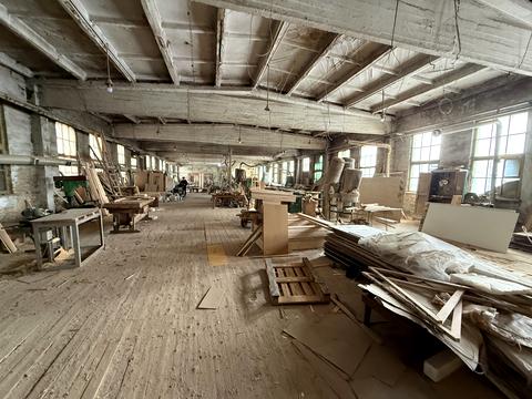 комерційна за адресою Лозовецька вул., 13