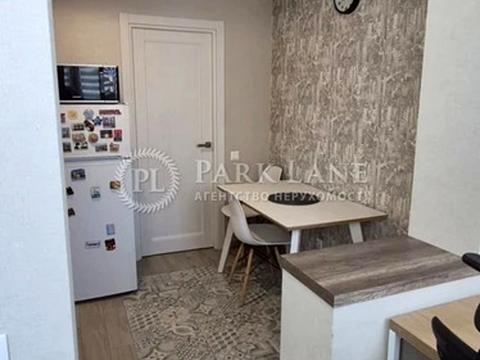 квартира за адресою Софії Русової вул., 3