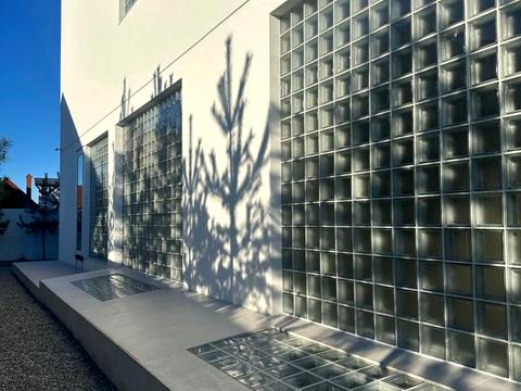 будинок за адресою Дмитра Яворницького вул. (), 11