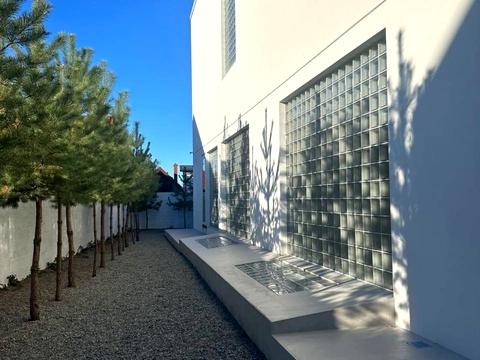 будинок за адресою Дмитра Яворницького вул. (), 11