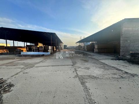 коммерческая по адресу Визволителів ул., 35