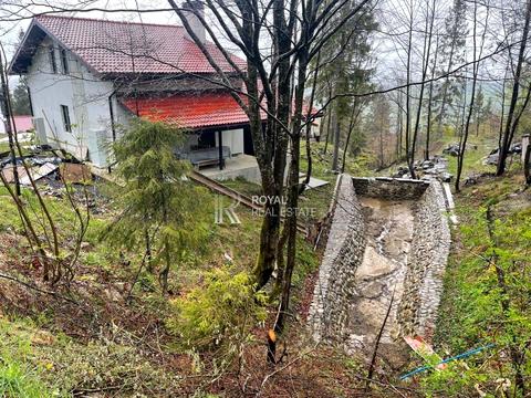 комерційна за адресою с. Пилипець, Центральна, 1