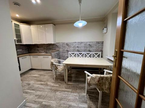 квартира за адресою Академіка Степана Рудницького вул., 23