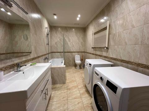 квартира за адресою Академіка Степана Рудницького вул., 23