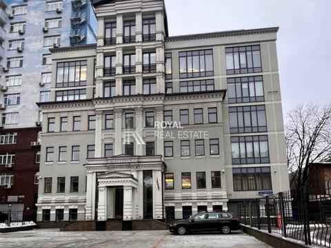 коммерческая по адресу Студентська вул., 5-7