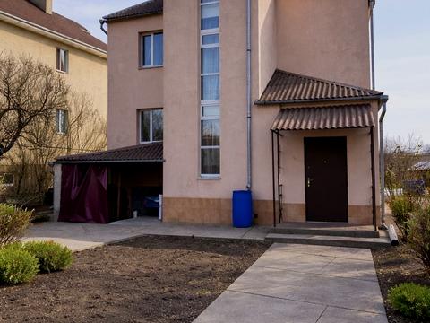 будинок за адресою Героїв України вул.