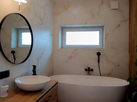 будинок за адресою Місячна вул., 5