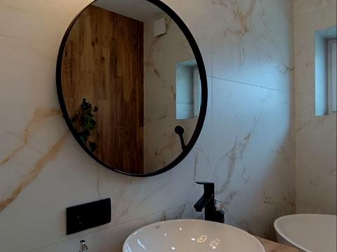 будинок за адресою Місячна вул., 5