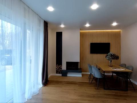 будинок за адресою Місячна вул., 5