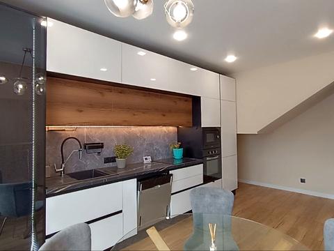 будинок за адресою Місячна вул., 5