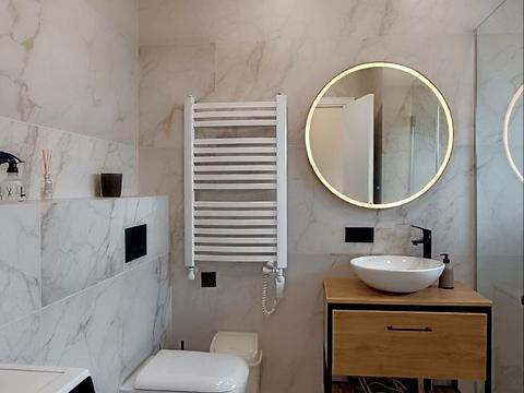 будинок за адресою Місячна вул., 5