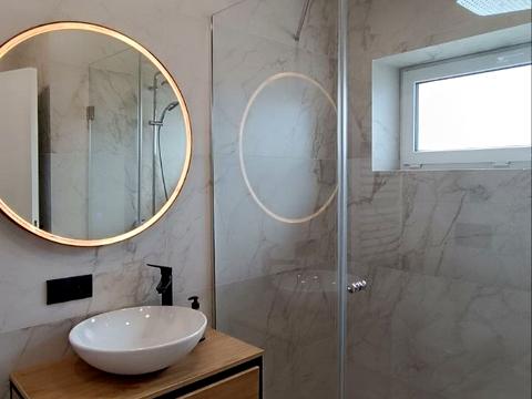 будинок за адресою Місячна вул., 5