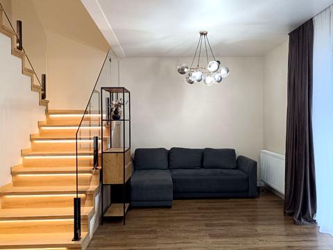 будинок за адресою Місячна вул., 5