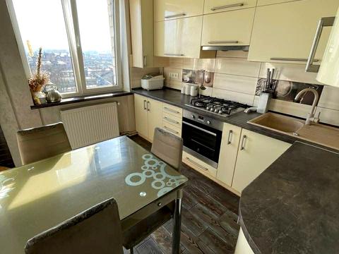 квартира за адресою Михайла Грушевського вул., 154