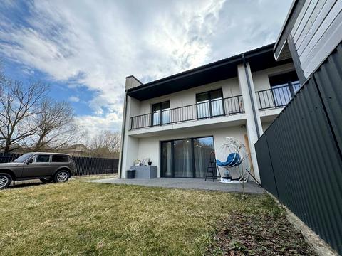 будинок за адресою Місячна вул., 5