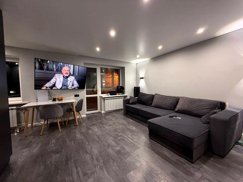 квартира за адресою Ніла Армстронга вул. (Казакова), 1