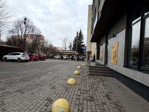 коммерческая по адресу Молодёжи просп., 8г