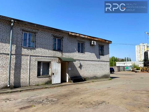 комерційна за адресою Святошинська вул., 10