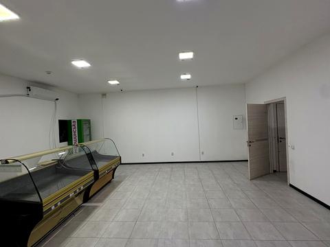 комерційна за адресою Надрічна вул., 221а