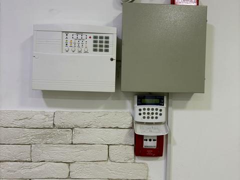 комерційна за адресою Надрічна вул., 221а