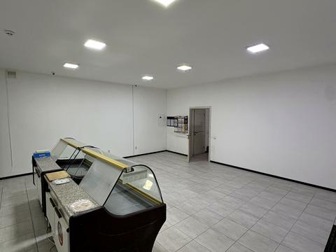 комерційна за адресою Надрічна вул., 221а