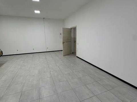 комерційна за адресою Надрічна вул., 221а